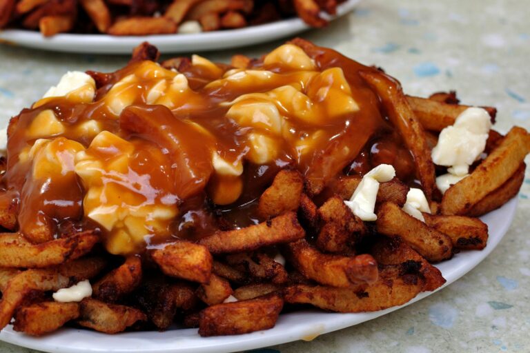 Comment faire la sauce cheddar sur les frites ? Comment faire la sauce cheddar sur les frites ?
