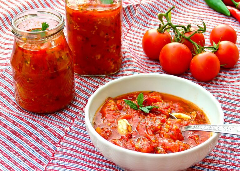 Comment faire la sauce tomate simple ?
