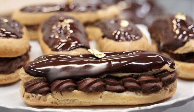 Comment faire le glaçage des éclairs au chocolat ? Comment faire le glaçage des éclairs au chocolat ?