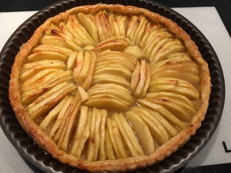 Comment faire le nappage d'une tarte aux pommes ?