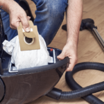 Comment faire le vide d'air sans aspirateur ?