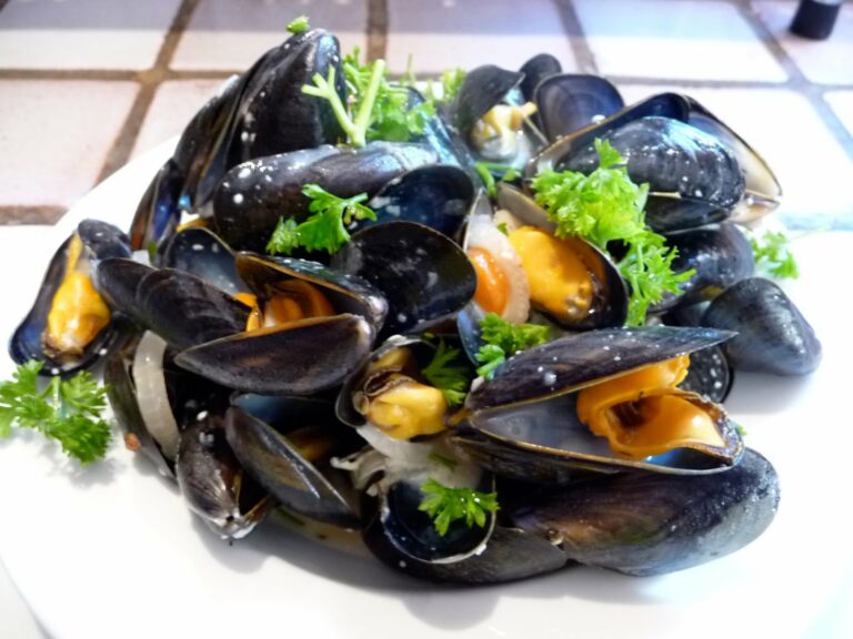Comment faire les moules à la marinière ?