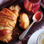 Comment faire lever des croissants congelés rapidement ?