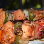 Comment faire mariner des brochettes de poulet ?