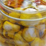 Comment faire pour mettre des champignons en bocaux ?