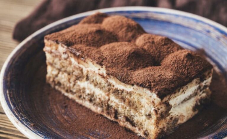 Comment faire pour que le tiramisu soit fermé ? Comment faire pour que le tiramisu soit fermé ?