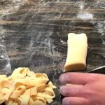 Comment faire pour que les pâtes fraîches ne collent pas quand on les fait ?