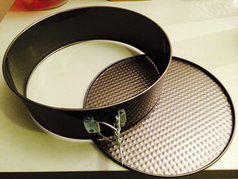 Comment faire quand on a pas de moule à charnière ? Comment faire quand on a pas de moule à charnière ?