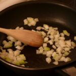 Comment faire revenir les oignons à la poêle ?