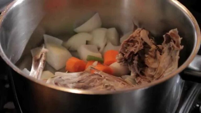 Comment faire un fond blanc de volaille ?