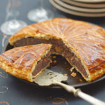 Comment faire une galette des rois poire chocolat ?