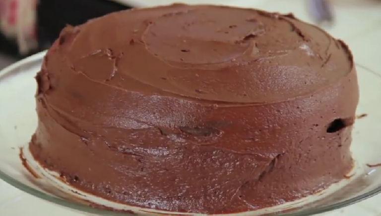 Comment faire une ganache au chocolat pour recouvrir un gâteau ? Comment faire une ganache au chocolat pour recouvrir un gâteau ?