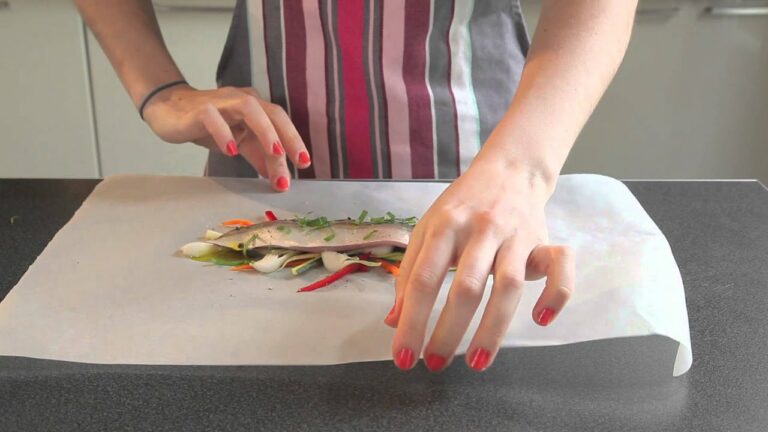 Comment faire une papillote en papier cadeau ? Comment faire une papillote en papier cadeau ?