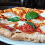 Comment faire une pâte à pizza fine ?