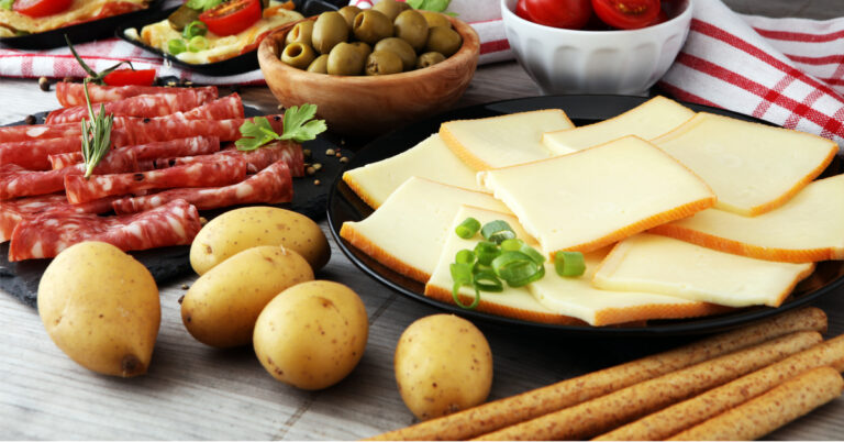 Comment faire une sauce avec du fromage à raclette ?