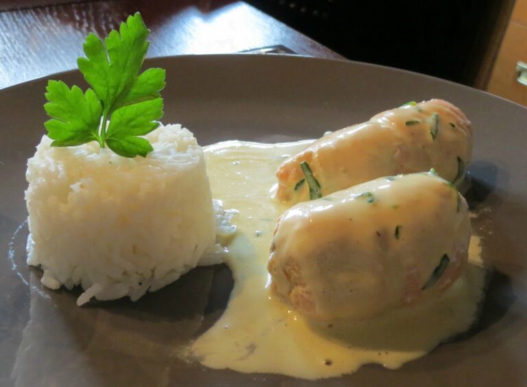 Comment faire une sauce pour paupiettes de saumon ?