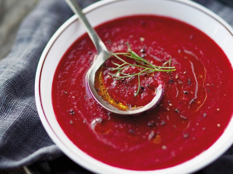 Comment faire une soupe de betteraves rouges ?