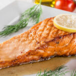 Comment fermer une papillote de saumon ?