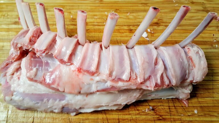 Comment habiller un carré d’agneau ? Comment habiller un carré d'agneau ?