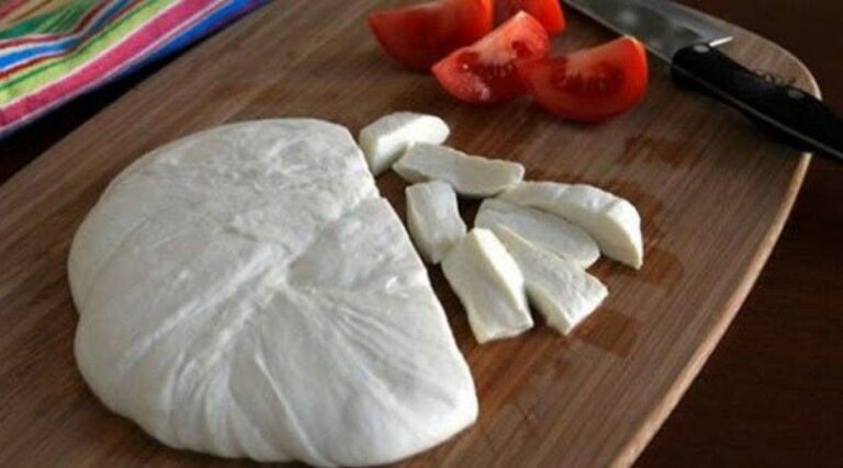 Comment hacher de la mozzarella ?