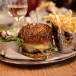 Comment mange un burger ?