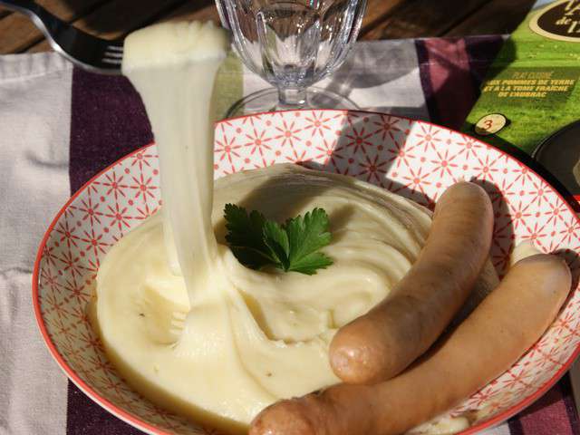 Comment manger de l’aligot ? Comment manger de l'aligot ?