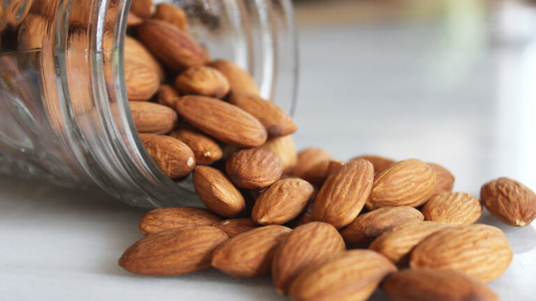 Comment manger des amandes fraîches ? Comment manger des amandes fraîches ?