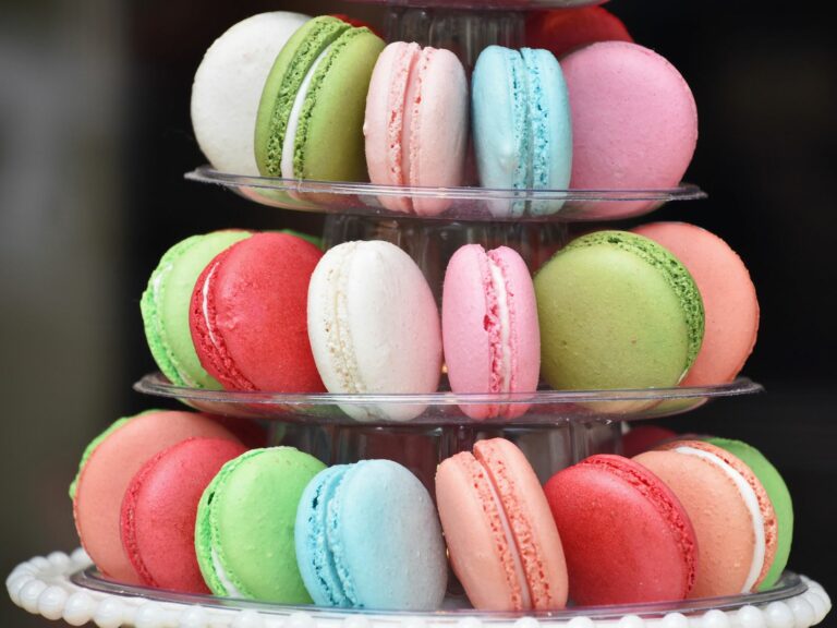 Comment manger le macaron ? Comment manger le macaron ?