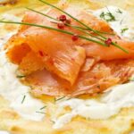 Comment manger le saumon fumé en entrée ?