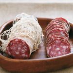 Comment manger un saucisson de Lyon ?