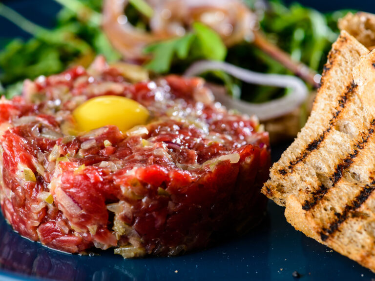 Comment manger un tartare de bœuf ? Comment manger un tartare de bœuf ?