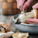 Comment nettoyer les champignons blancs ?