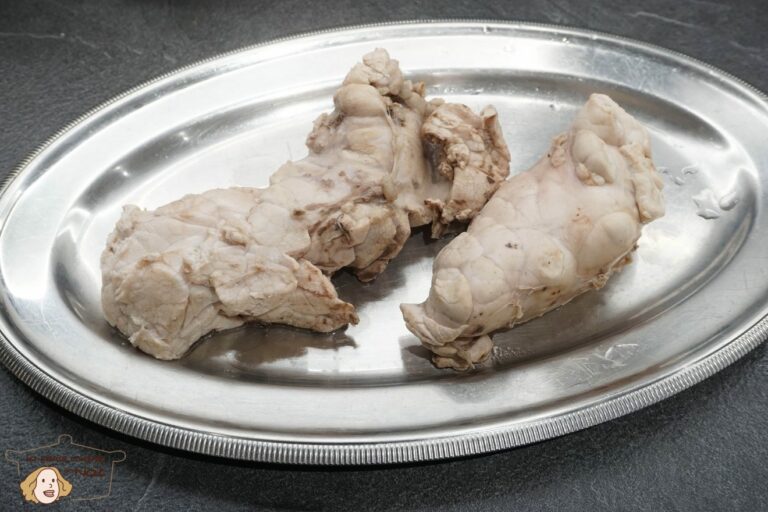Comment ôter la peau des ris de veau ?