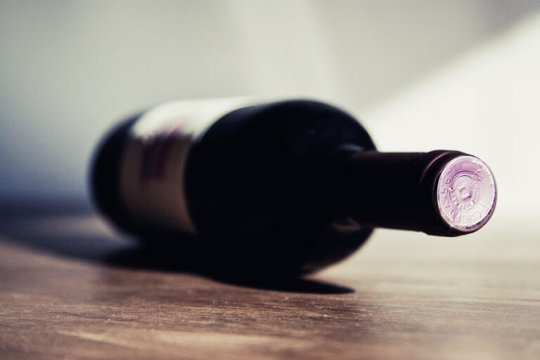 Comment ouvrir une bouteille de vin jaune ? Comment ouvrir une bouteille de vin jaune ?