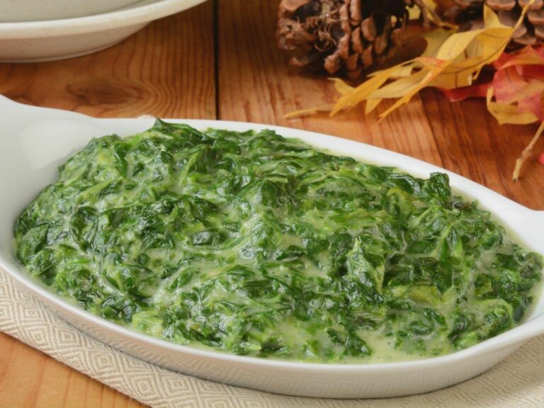 Comment préparer des épinards frais à la crème ?