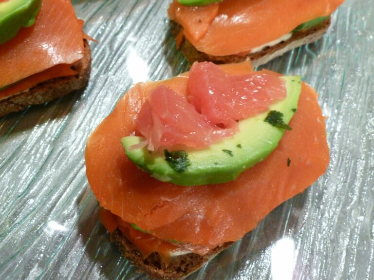 Comment préparer le saumon fumé en entrée ? Comment préparer le saumon fumé en entrée ?