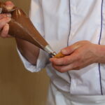 Comment préparer une poche à douille ?