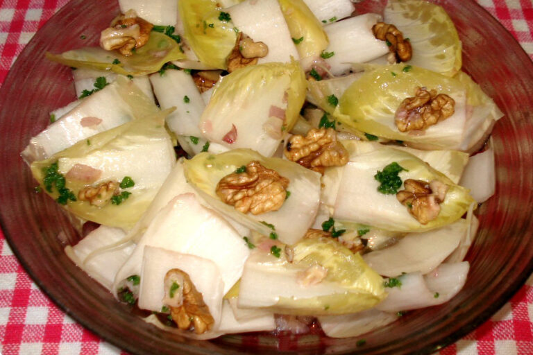 Comment préparer une salade d'endives ?