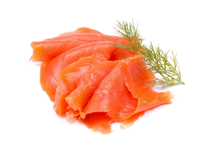 Comment présenter une tranche de saumon dans une assiette ?