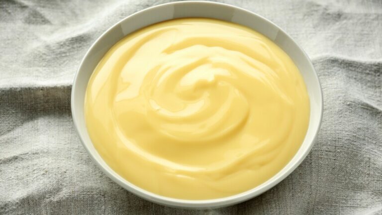 Comment rattraper une crème aux œufs trop liquide ?