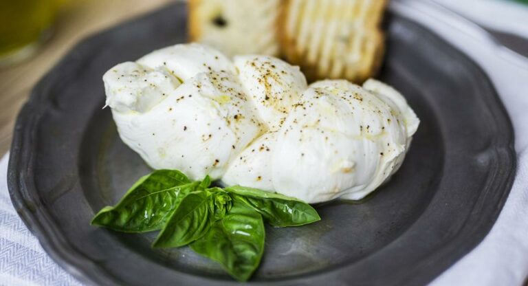 Comment reconnaître une vraie burrata ?