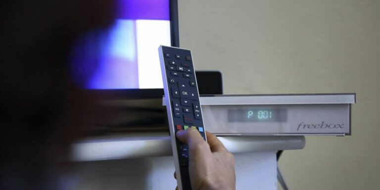 Comment regarder un film en replay sur C8 ?