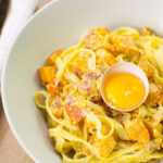 Comment remplacer la crème des pâtes carbonara ?