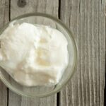 Comment rendre une crème fraîche Epaisse plus liquide ?