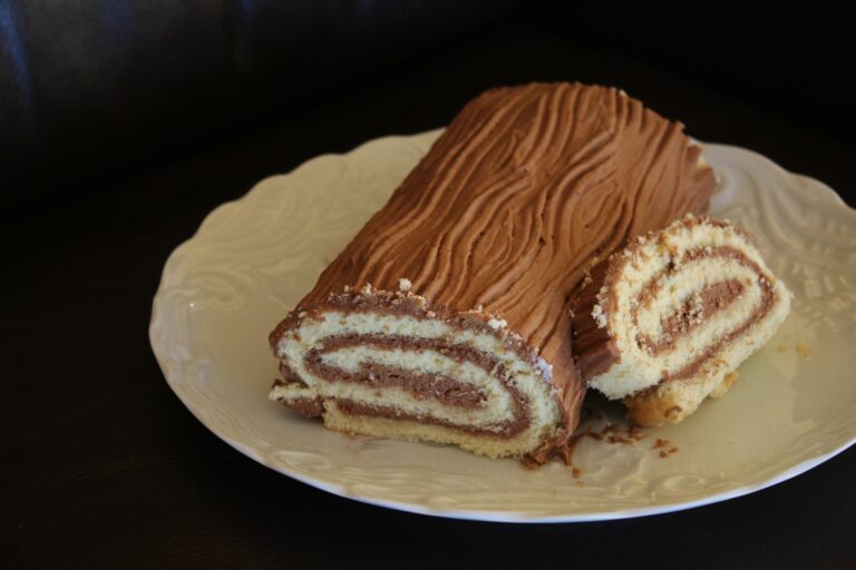 Comment rouler une bûche de Noël sans la casser ? Comment rouler une bûche de Noël sans la casser ?