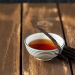 Comment s'appelle la transformation du sucre dans le café ?