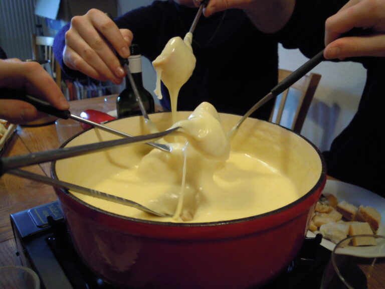 Comment s’appelle le fromage fondu ? Comment s'appelle le fromage fondu ?