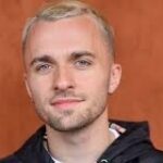 Comment s'appelle le livre de Squeezie ?