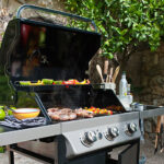 Comment se servir d'un barbecue avec couvercle ?