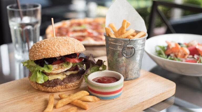 Comment servir un burger chaud ? Comment servir un burger chaud ?